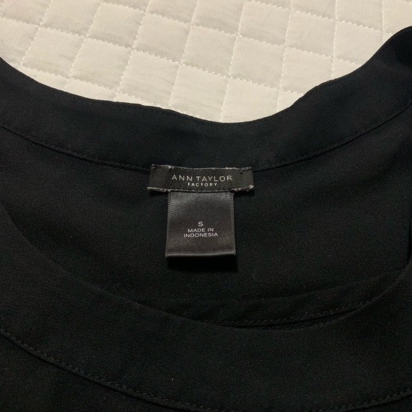 Women’s Black Cap-Sleeve Chiffon Blouse Ann Taylor - Picture 3 of 4